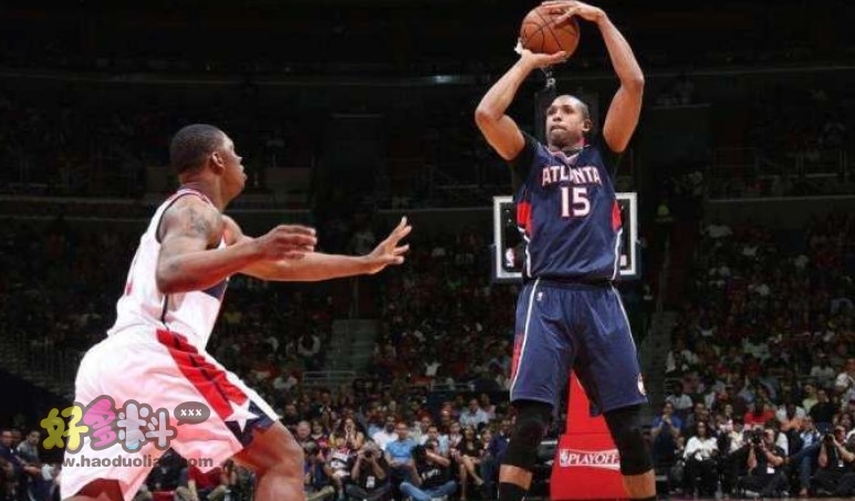 NBA中投篮姿势最难看的是谁 他习惯向左倾斜自己的身体