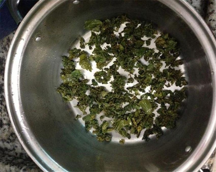 隔夜茶除了倒掉还有何妙用？实在没想到，用处还不少