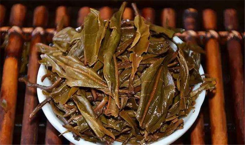 隔夜茶除了倒掉还有何妙用？实在没想到，用处还不少