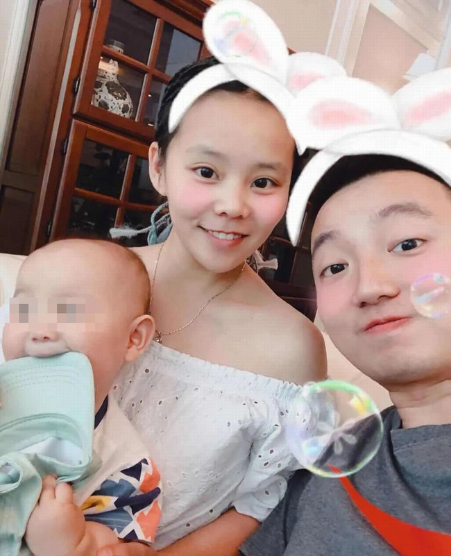 姚策和妻子、儿子。受访者供图