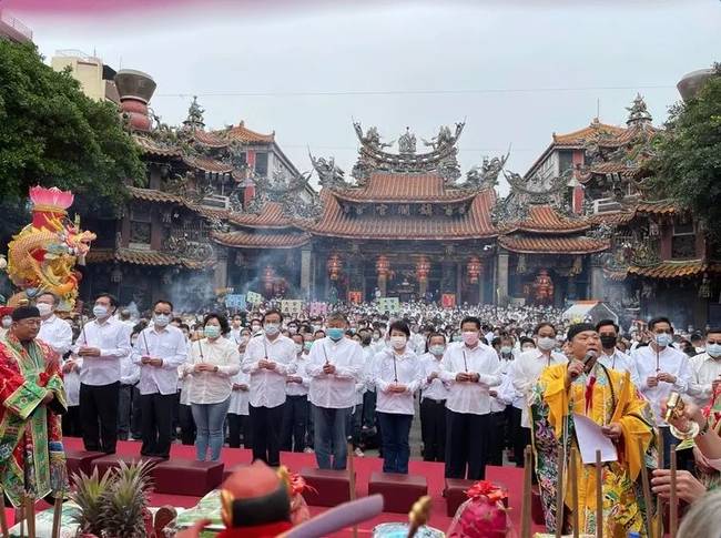 台官员被问是不是祈雨前没沐浴 礼数不周得罪神明