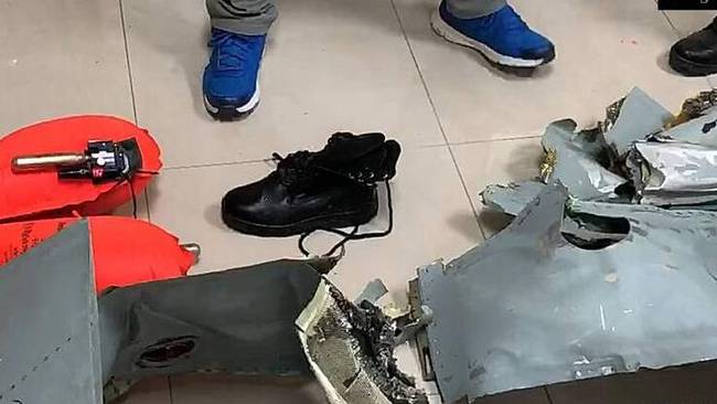 台军战机擦撞细节曝光：撞击力极大，飞机空中碎裂